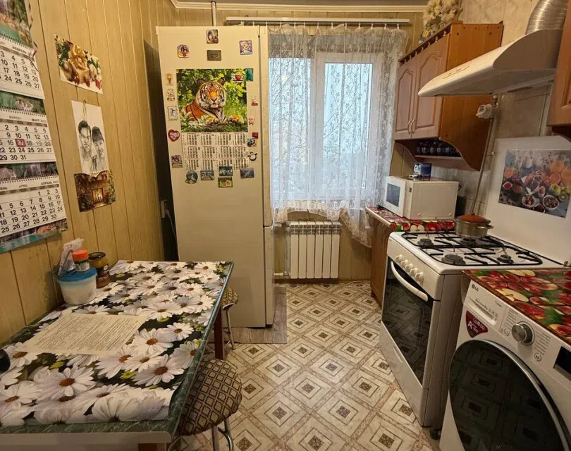 Продаётся 3-комнатная квартира, 56.8 м²