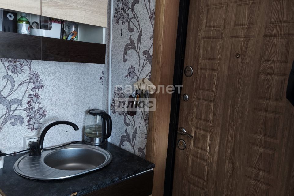 Продаётся комната в 1-комн. квартире, 18 м²