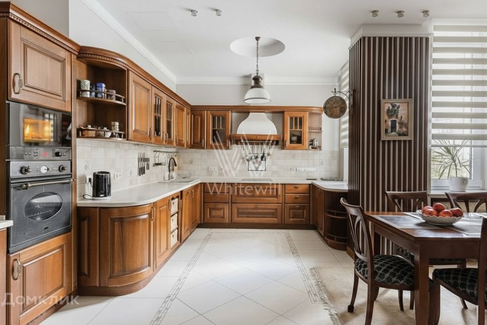 Сдаётся 4-комнатная квартира, 175 м²