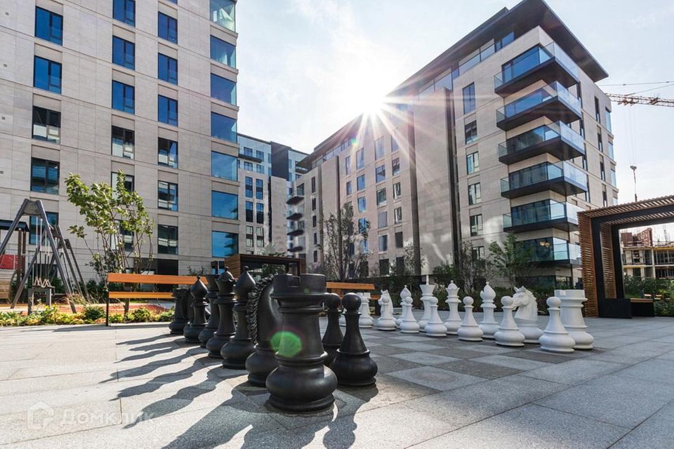 Продаётся 4-комнатная квартира, 147.3 м²