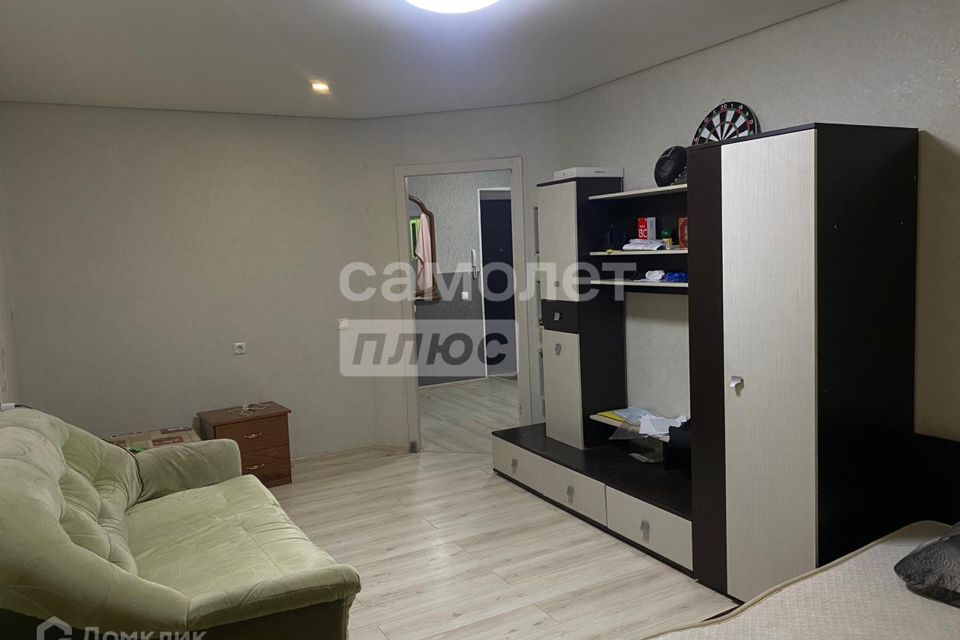 Продаётся 1-комнатная квартира, 42.8 м²