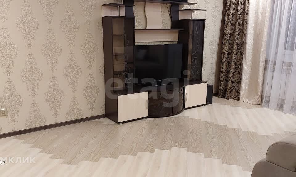 Продаётся 1-комнатная квартира, 42.2 м²