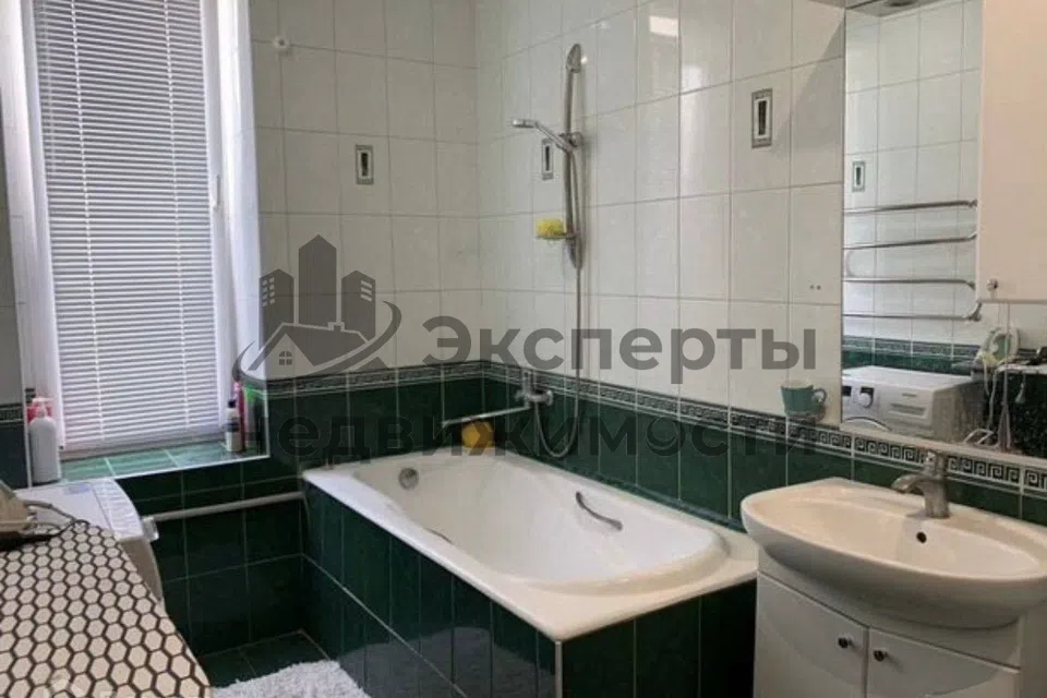 Продаётся 4-комнатная квартира, 90 м²
