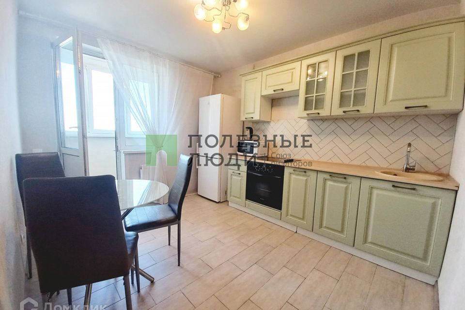 Продаётся 1-комнатная квартира, 42 м²