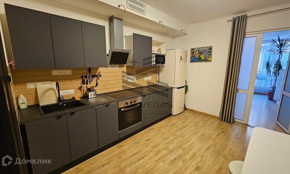 Сдаётся 2-комнатная квартира, 86 м²