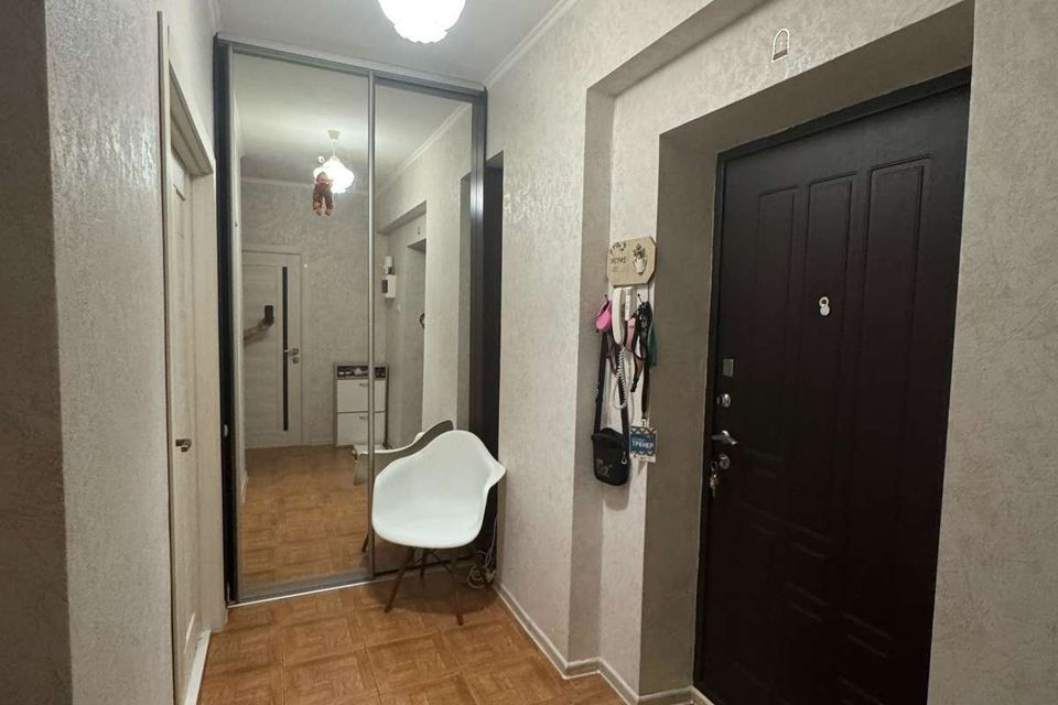 Продаётся 1-комнатная квартира, 42 м²
