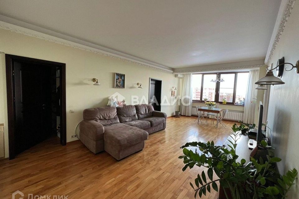 Продаётся 2-комнатная квартира, 70.1 м²