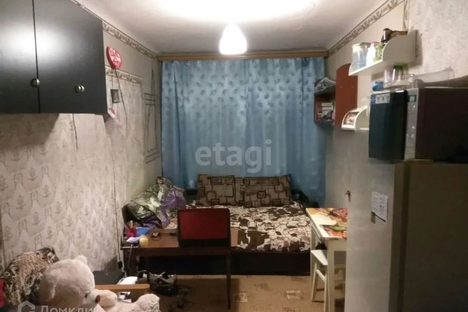 Продаётся комната в 5-комн. квартире, 13.3 м²