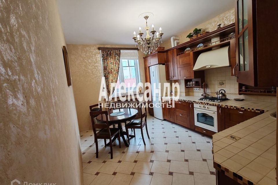 Сдаётся 2-комнатная квартира, 82 м²