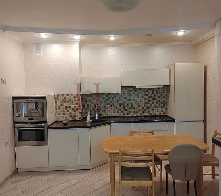 Сдаётся 3-комнатная квартира, 79 м²