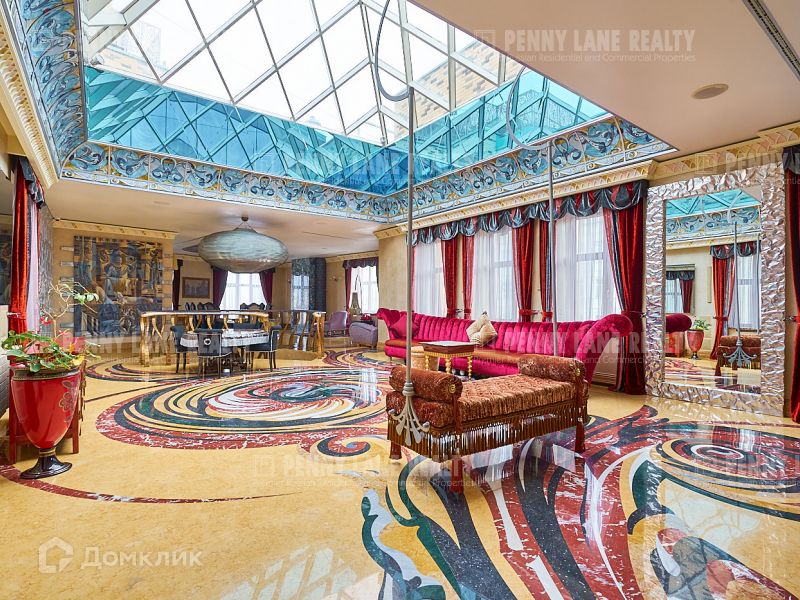 Сдаётся 8-комнатная квартира, 700 м²