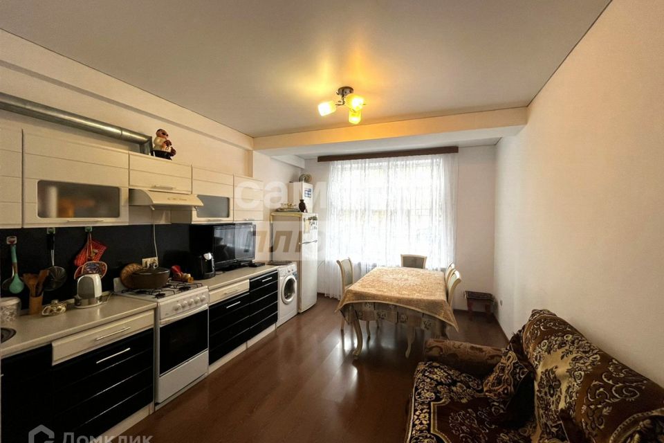 Продаётся 2-комнатная квартира, 73 м²