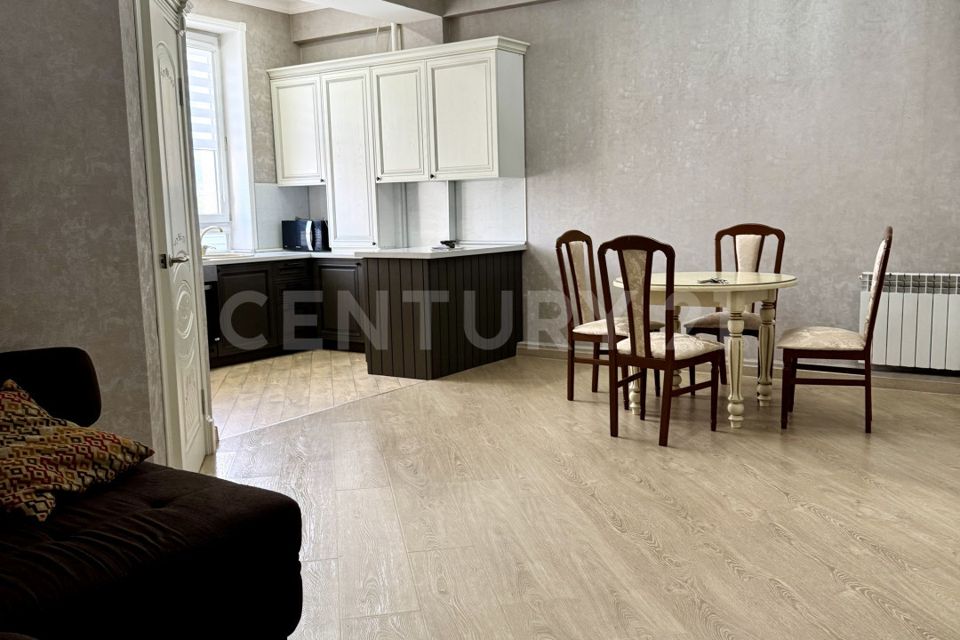 Сдаётся 2-комнатная квартира, 75 м²