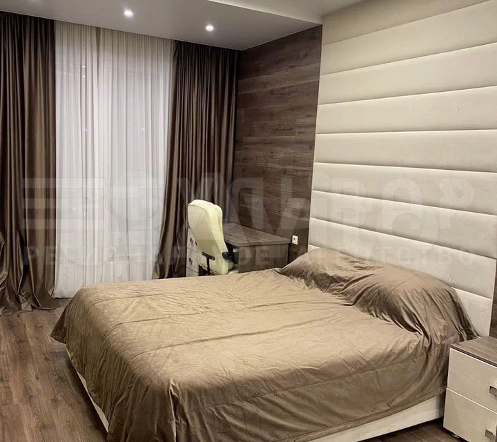 Сдаётся 2-комнатная квартира, 80 м²