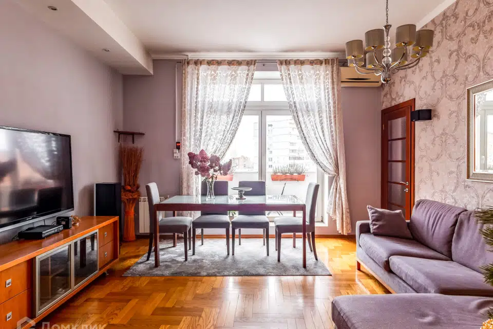 Продаётся 4-комнатная квартира, 118.2 м²