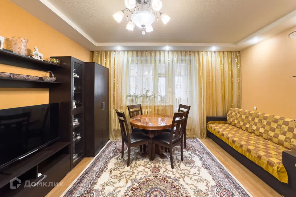 Продаётся 4-комнатная квартира, 110 м²