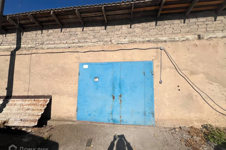 Сдаётся машиноместо, 100 м²
