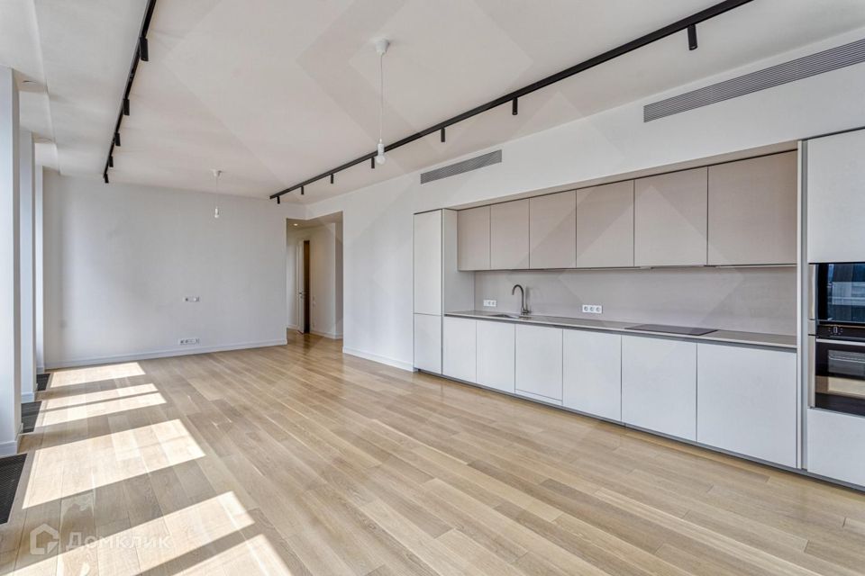 Сдаётся 4-комнатная квартира, 160 м²