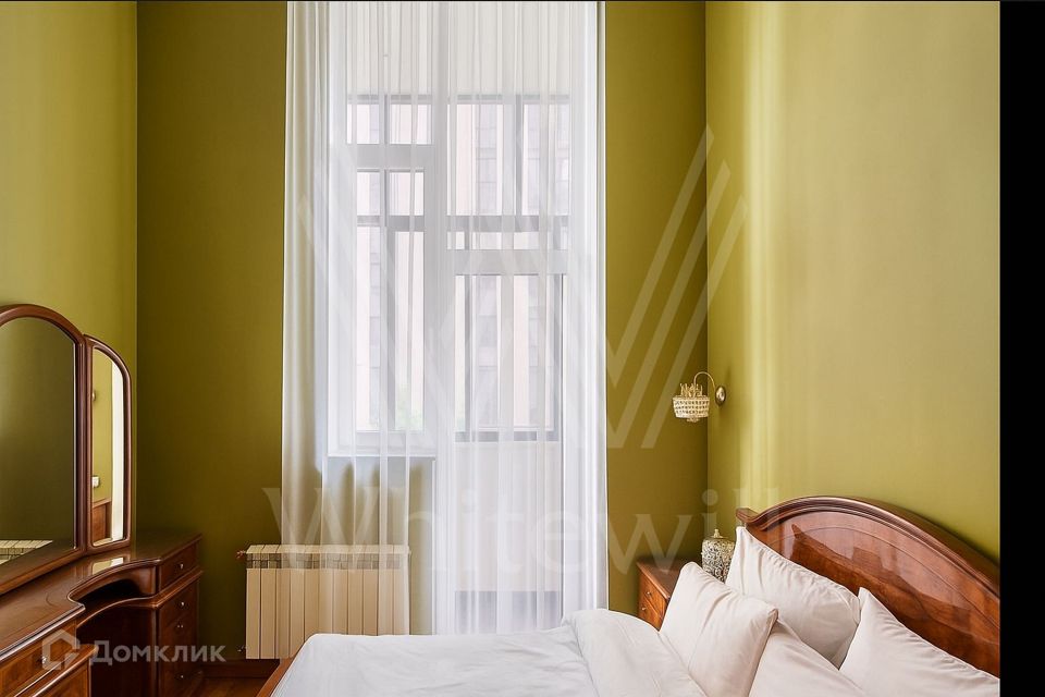 Продаётся 1-комнатная квартира, 70 м²