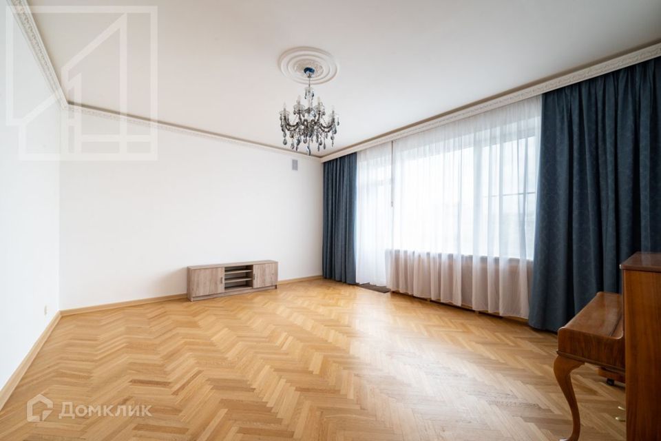 Сдаётся 4-комнатная квартира, 120 м²