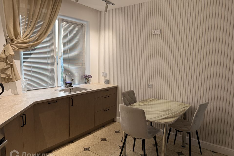 Продаётся 2-комнатная квартира, 66.3 м²