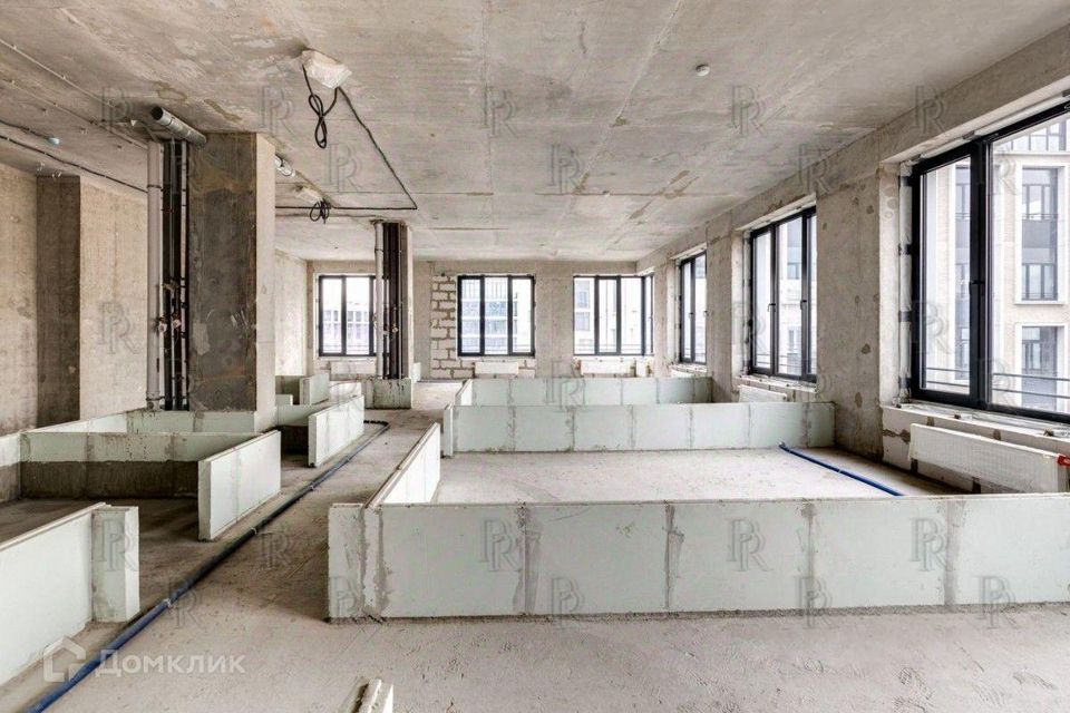 Продаётся 5-комнатная квартира, 130 м²