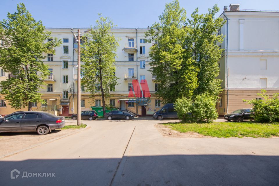 Продаётся 4-комнатная квартира, 104.3 м²