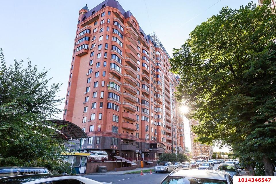 Продаётся 2-комнатная квартира, 108 м²