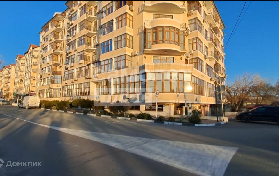 Продаётся 1-комнатная квартира, 55.6 м²