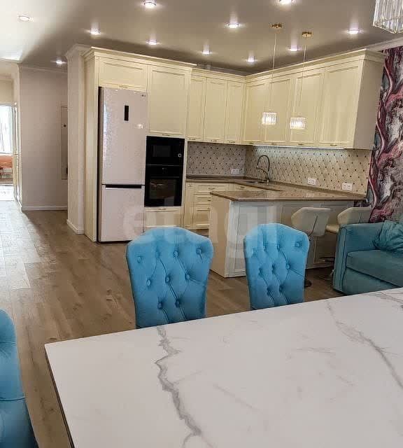 Продаётся 3-комнатная квартира, 105.9 м²