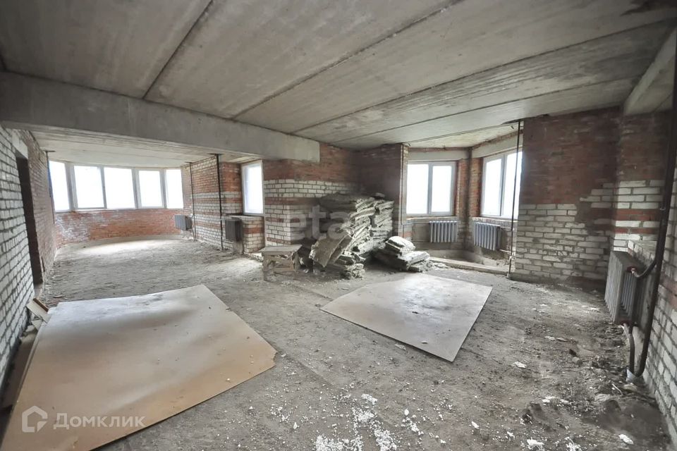 Продаётся 3-комнатная квартира, 148.6 м²