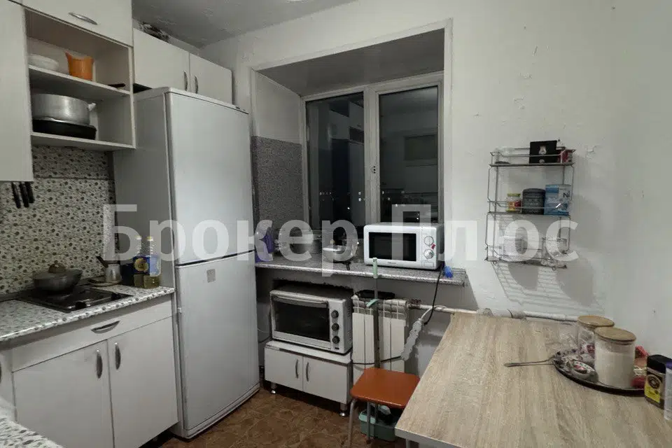 Продаётся 4-комнатная квартира, 64.5 м²