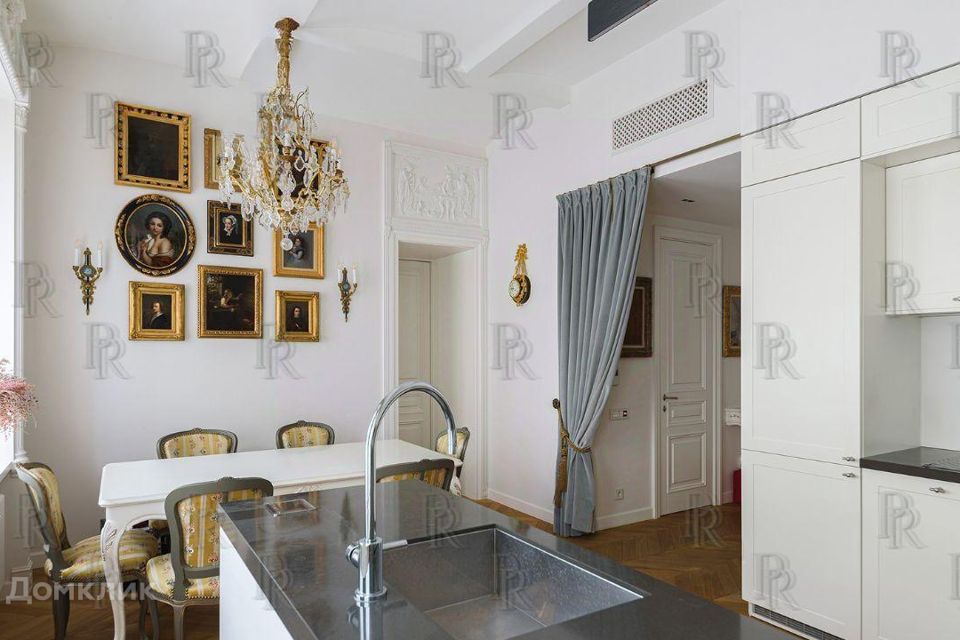 Продаётся 2-комнатная квартира, 106 м²
