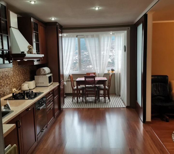 Сдаётся 5-комнатная квартира, 105 м²