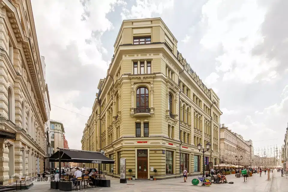 Продаётся 2-комнатная квартира, 105.8 м²