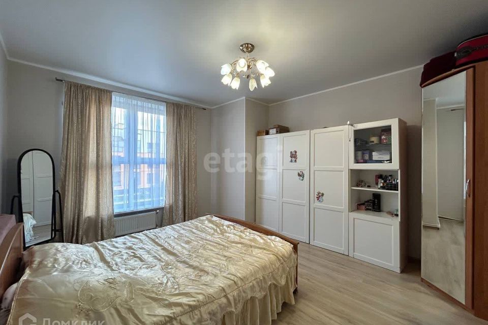 Продаётся 2-комнатная квартира, 68.6 м²