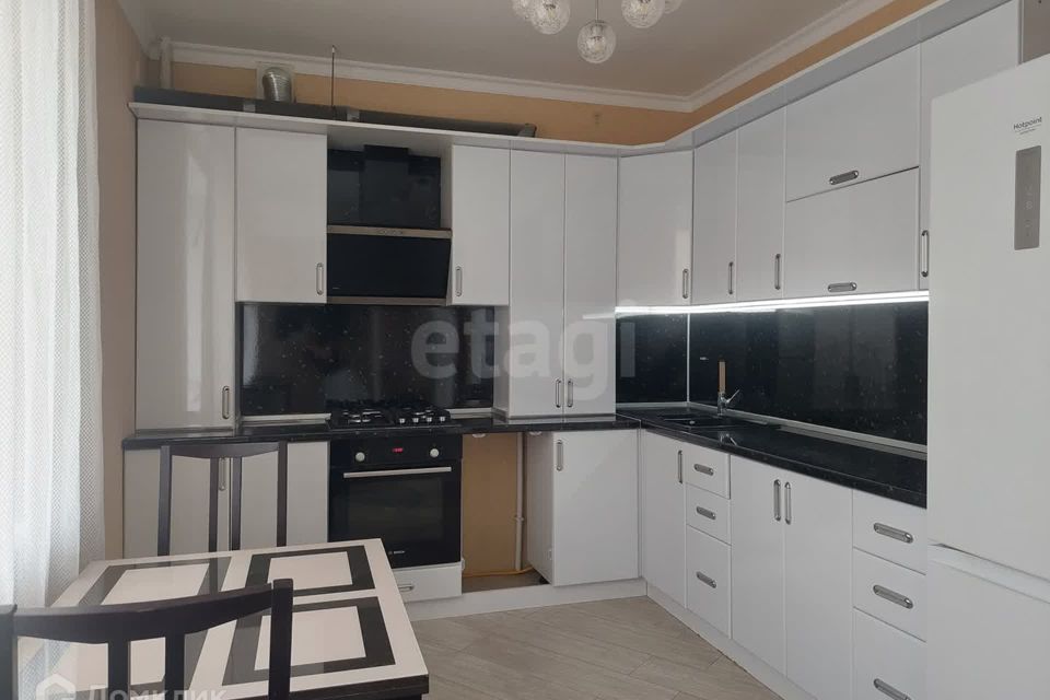 Сдаётся 2-комнатная квартира, 62.9 м²