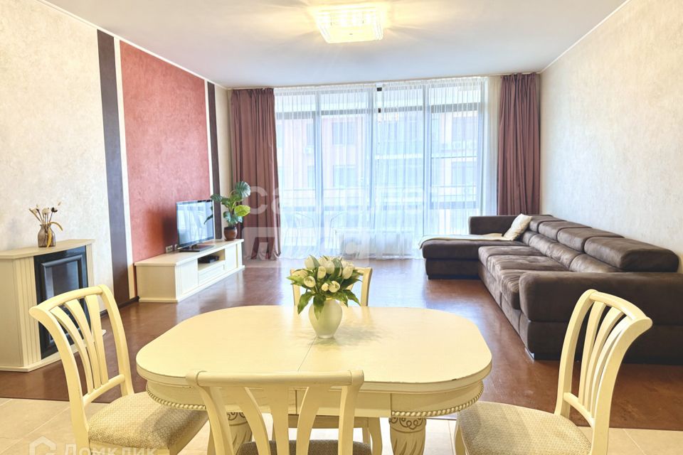 Продаётся 3-комнатная квартира, 122 м²