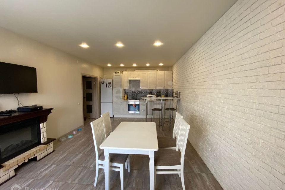 Продаётся 2-комнатная квартира, 88.1 м²