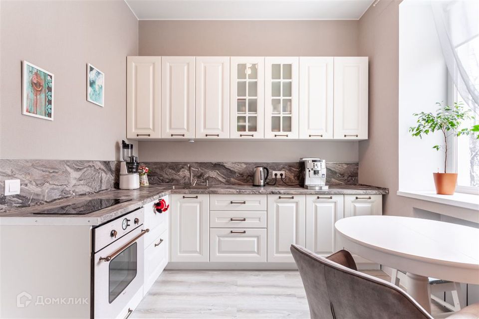 Продаётся 1-комнатная квартира, 52.4 м²