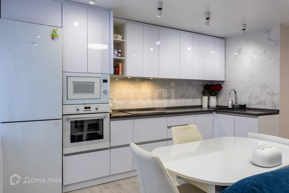 Продаётся 3-комнатная квартира, 71.2 м²