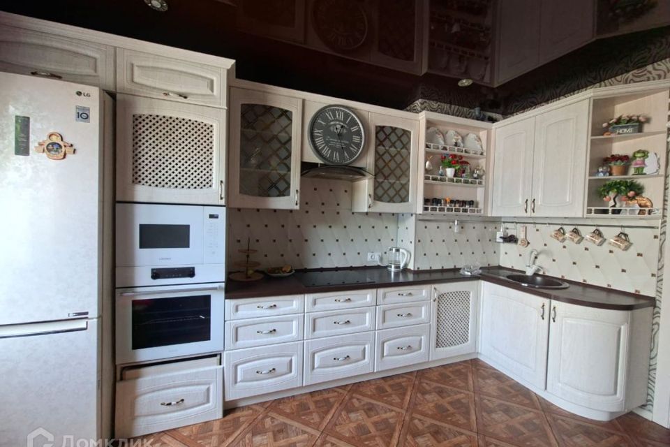 Продаётся 4-комнатная квартира, 83 м²