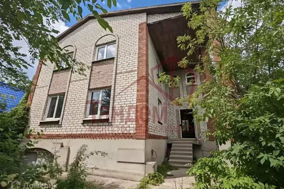 Продаётся 2-этажный дом, 304 м²