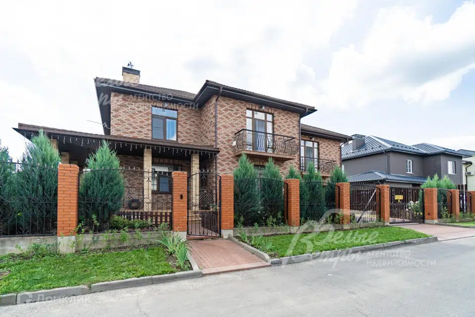 Продаётся 2-этажный дом, 364 м²