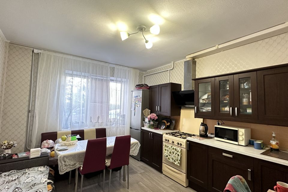 Продаётся 1-комнатная квартира, 42 м²