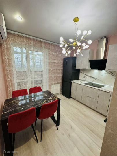 Продаётся 1-комнатная квартира, 40.8 м²