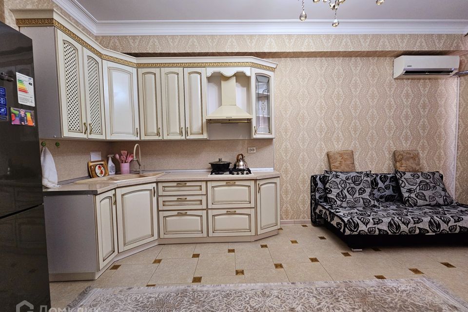 Продаётся 1-комнатная квартира, 57 м²