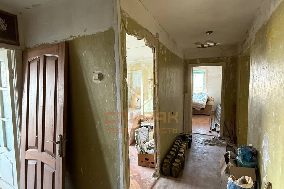 Продаётся 4-комнатная квартира, 64.7 м²