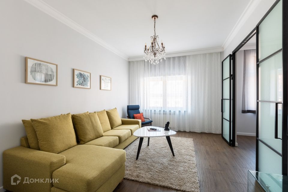 Сдаётся 2-комнатная квартира, 81 м²