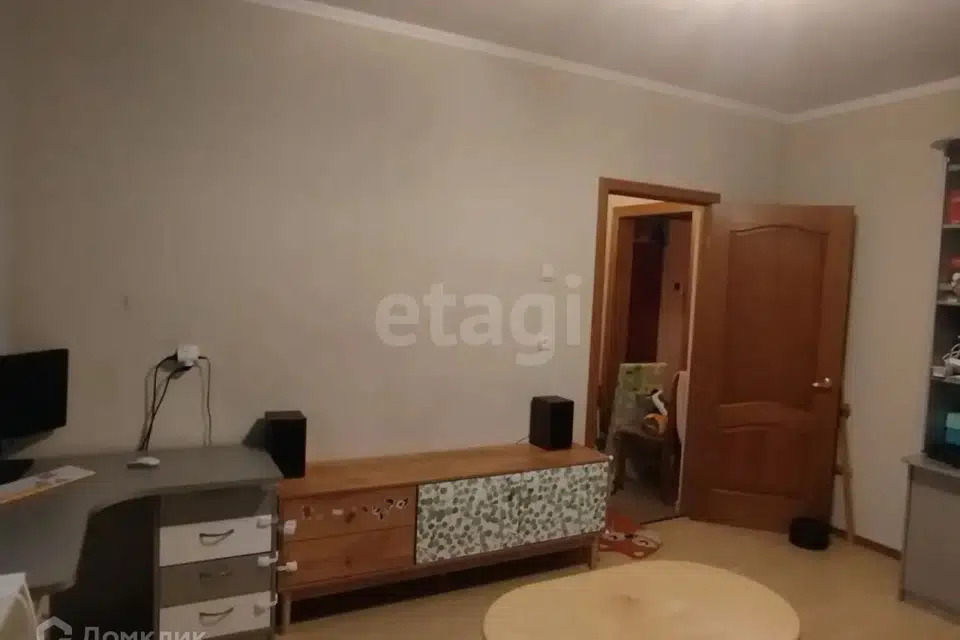 Продаётся 2-комнатная квартира, 57 м²